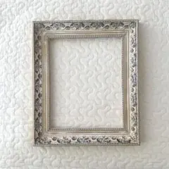 装飾的なクラシックスタイルのフレーム　額縁　絵画　インテリア　アンティーク