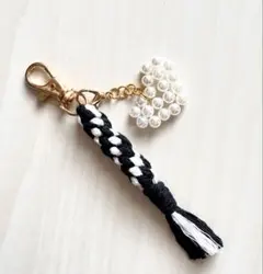 3WAYハートパールチャーム付きマクラメストラップ　キーホルダー　チャーム