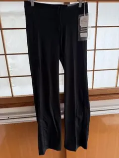 adidas アディダス　黒のトレーニングパンツ　サイズOT 新品