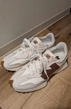 New Balance 327スニーカー ホワイト/ブラウン