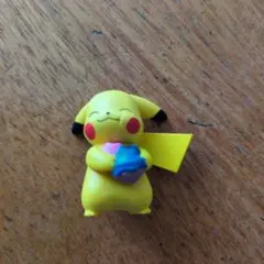 ピカチュウ　ポケットモンスターまんぷくぱくぱくマスコット2