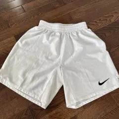 NIKE ホワイト ハーフパンツ M