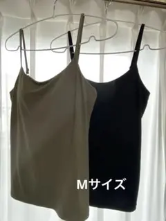 美品　ユニクロ　AIRismエアリズム　ブラトップ　カップブラ付キャミ　2色