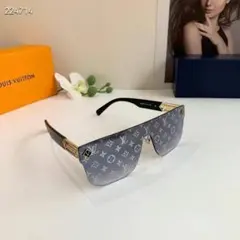 Louis Vuitton ロゴ入りサングラス