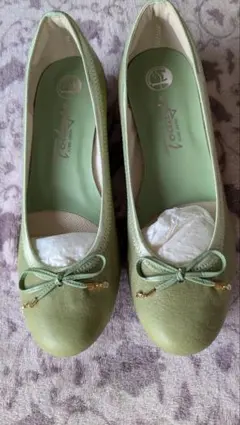 Item thumbnail for item 96de6839-35e9-43c4-a51f-c9ab74fb519d