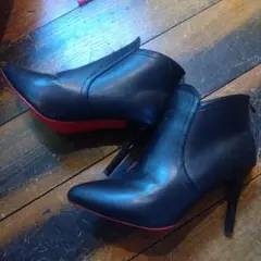試着のみ　レディース　黒レザー　ショートブーツ　 レッドソール　ヒール9センチ