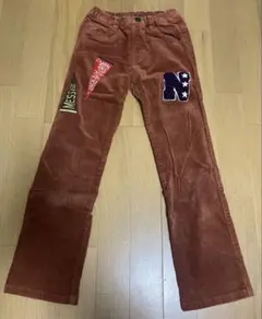 DILASH(ディラッシュ) ワッペン付ポイントのコーデュロイパンツブラウン茶色