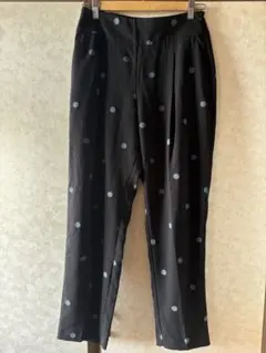 ZARA ドットテーパード パンツのサムネイル
