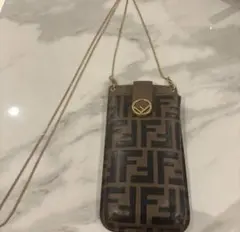 極美品　フェンディ　スマホショルダーバッグ　ズッカ柄　エフイズ　チェーン