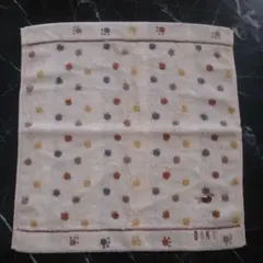 未使用DAKS ダックス タオルハンカチ ドット柄 ダックスフンド刺繍のサムネイル