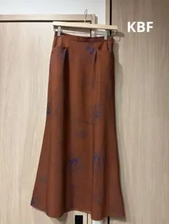 【KBF】フラワープリントロングスカート ブラウンのサムネイル