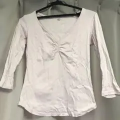 ユニクロ　カットソー　ピンク　インナーとしても