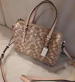 COACH ショルダーバッグ 　斜めがけ　ベージュ