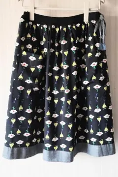 POU DOUDOU フレアスカート 花柄 黒地にポピー柄のサムネイル