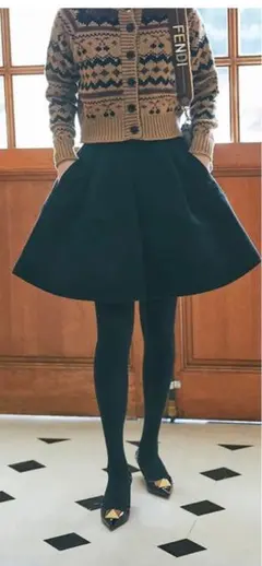 【seventen】 xsサイズ　キュロット白x黒 再入荷】ハイウエストフレアキュロット(ブラック) - seventen