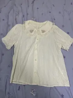 ホワイト襟付きブラウス　半袖シャツ