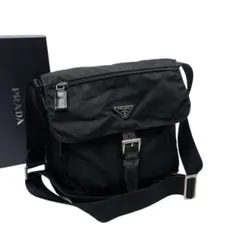 プラダ ナイロン×レザー 三角プレートロゴ ショルダー バッグ ブラック