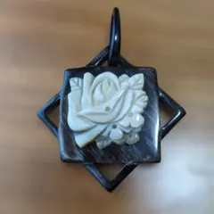 2025年最新】水牛 ブローチの人気アイテム - メルカリ