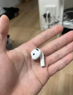 え*た様 アップル AirPods 第4世代 右耳のみ