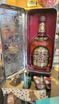 【ヴィンテージ】Chivas Regal 12年 特製エンボス缶入 昭和レトロ ヴィンテージ】Chivas Regal 12年 特製エンボス缶入 昭和レトロ - メルカリ