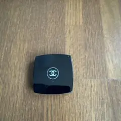 CHANEL JOUES CONTRASTE 49 LUNA アイシャドウのサムネイル