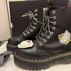 限定 Dr.Martens × Hello Kitty 60周年8ホール　厚底のサムネイル