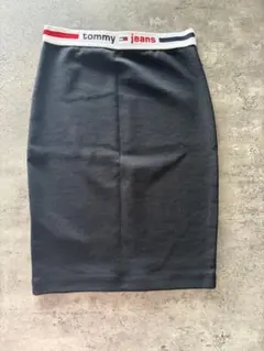 TOMMY JEANS ブラック タイトスカート XSのサムネイル