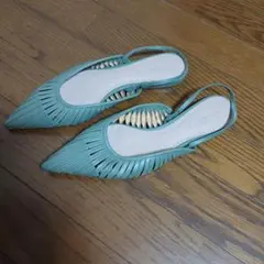 ZARA グリーン ポインテッドトゥ サンダル