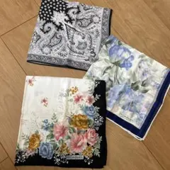 イヴ・サンローラン　ハンカチ3枚セット　花柄　ペイズリーのサムネイル