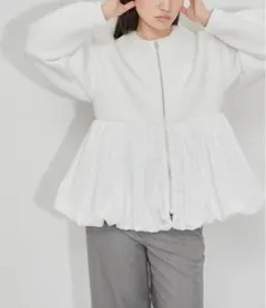 ADAM ET ROPE' ダンボールタフタペプラムカーディガン ホワイト