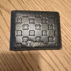 HUMAN MADE 二つ折り財布 ハートロゴ ブラック - メルカリ