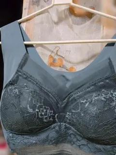 グレー 花柄レース ノンワイヤーブラジャー