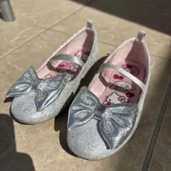 H&M サンリオ キッズ フォーマルシューズ シルバー　18センチ