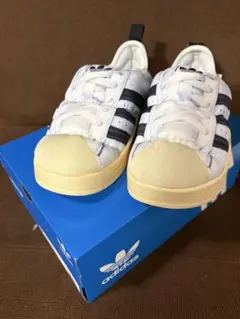adidas PUFFYLETTE スニーカー 23.5cm