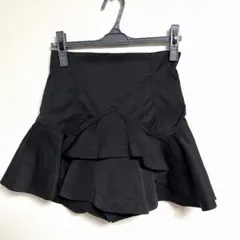 LILY BROWNブラック フリル ショートパンツ キュロット