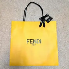 FENDI イエロー ショップ袋 未使用 新品　バッチ　リボン付き