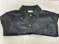 長袖　ショート丈フェイクレザージャケット