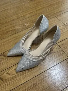 シルバー グリッター ポインテッドトゥパンプス