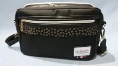 黒地に白漆小桜模様の印伝皮革を貼っ黒色のナイロン製ショルダーバッグ　未使用品