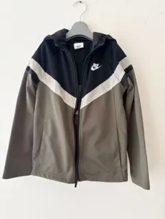 NIKE フード付きジャージ上下　140センチ　細身