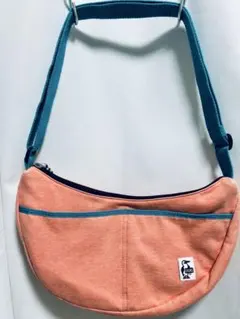 CHUMS チャムス スモールバナナショルダー サーモンピンク×ブルーグリーン