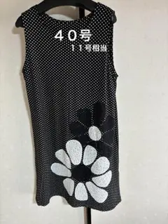 水玉模様と花柄のノースリーブチュニック　４０号（Ｌ相当）