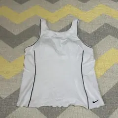 ④カップ入り　Nike ホワイト タンクトップ 約Mサイズ※画像確認