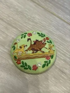 ディズニー　刺繍缶バッチ　ライオンキング