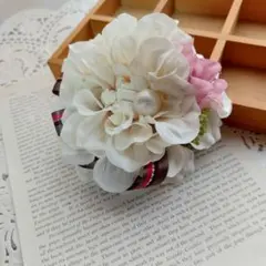 【sale価格】コサージュ*ダリア《クリームᏢ》卒業式 入学式 結婚式