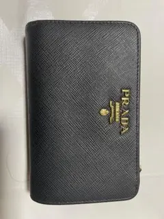 【aさま専用】PRADA 二つ折り財布 黒 レザー