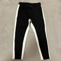 ZARA，スウェットジョガーパンツ，黒／白，ストライプ