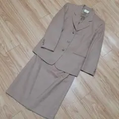 Aylesbury 　レディーススーツ