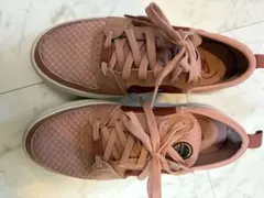 Item thumbnail for item 79a560fe-3433-49ed-8a2f-dba039866e43