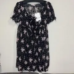 新品レストローズ黒ハートフロッキー　ローズ柄　フリル　パフ袖　シフォンチュニック